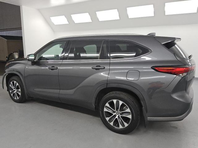 5TDHZRBH1MS527323 - 2021 TOYOTA HIGHLANDER XLE CHARCOAL photo 2
