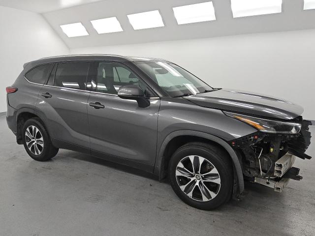 5TDHZRBH1MS527323 - 2021 TOYOTA HIGHLANDER XLE CHARCOAL photo 4