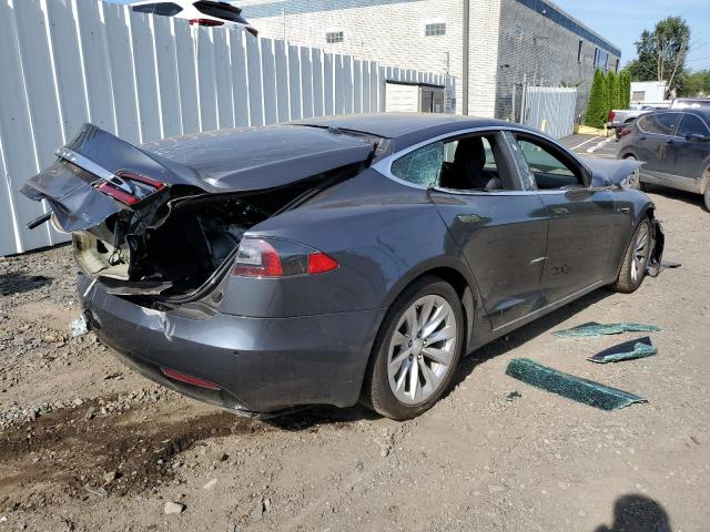 5YJSA1E24HF213021 - 2017 TESLA MODEL S Сірий фото 3