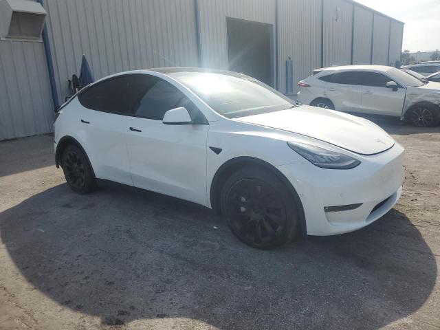5YJYGDEE8MF193905 - 2021 TESLA MODEL Y Белый фото 4