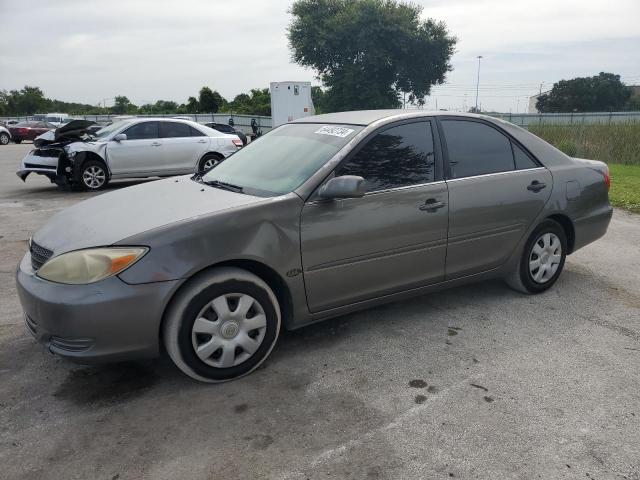 4T1BE32K52U602636 - 2002 TOYOTA CAMRY LE GRAY photo 1