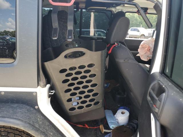 1C4HJWEG6FL751829 - 2015 JEEP WRANGLER U SAHARA WHITE photo 10