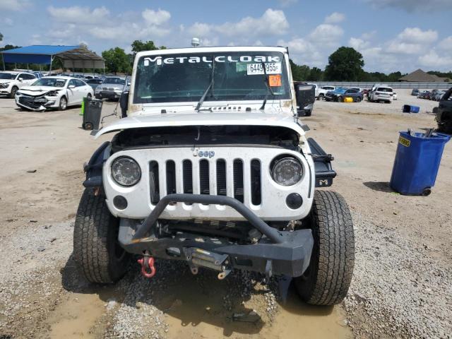 1C4HJWEG6FL751829 - 2015 JEEP WRANGLER U SAHARA WHITE photo 5
