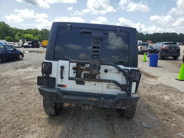 1C4HJWEG6FL751829 - 2015 JEEP WRANGLER U SAHARA WHITE photo 6