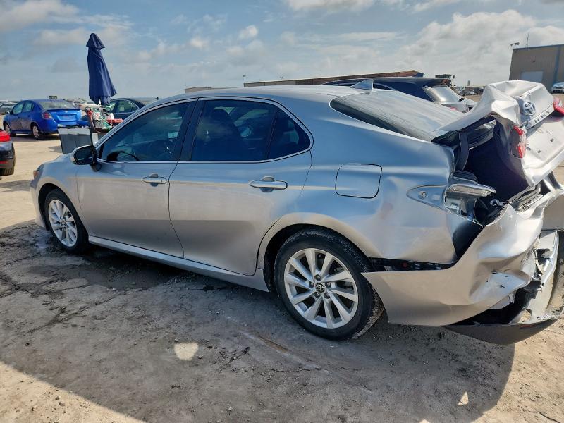 4T1C11AK8PU724503 - 2023 TOYOTA CAMRY LE 银色 照片 2