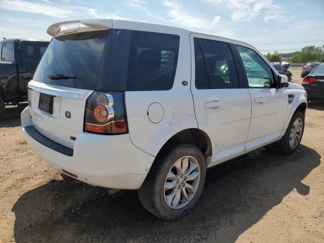 SALFR2BG6DH335365 - 2013 LAND ROVER LR2 HSE WHITE photo 3