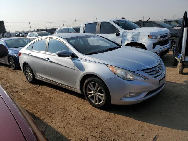 5NPEC4ACXCH311519 - 2012 HYUNDAI SONATA SE SILVER photo 4