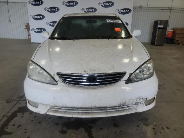 4T1BE32K65U555265 - 2005 TOYOTA CAMRY LE WHITE photo 5