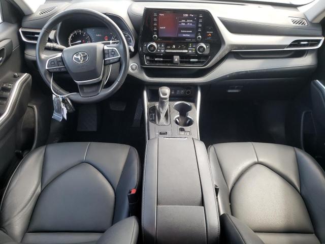 5TDGZRAH0NS115991 - 2022 TOYOTA HIGHLANDER XLE SILVER photo 8