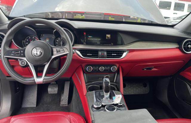 ZASPAKBNXK7C36933 - 2019 ALFA ROMEO STELVIO TI GRAY photo 9