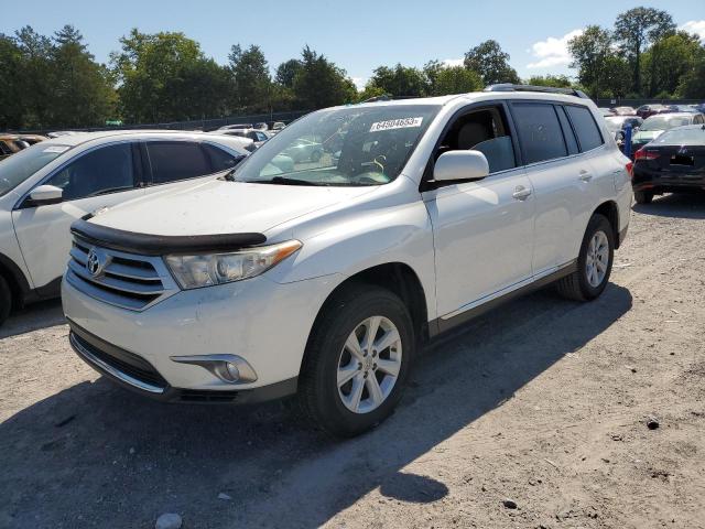 5TDBK3EH2DS183889 - 2013 TOYOTA HIGHLANDER BASE WHITE photo 1