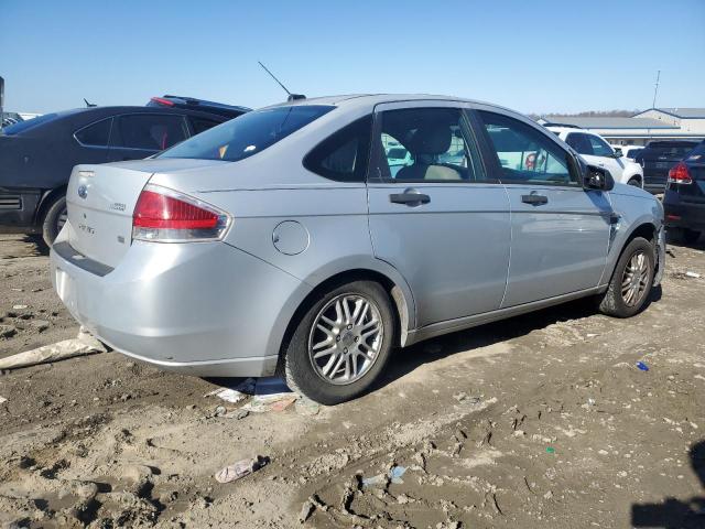 1FAHP35N88W127677 - 2008 FORD FOCUS SE SILVER photo 3