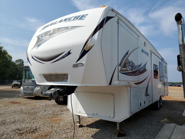 4YDF34128CE760562 - 2012 KEYSTONE AVALANCHE თეთრი ფოტო 2