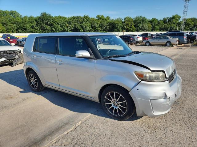JTLKE50E391072101 - 2009 TOYOTA SCION XB SILVER photo 4