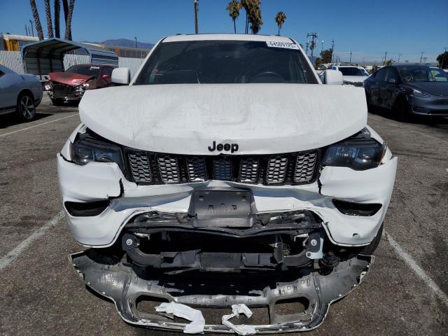 1C4RJEAG9KC681225 - 2019 JEEP GRAND CHER LAREDO WHITE photo 5