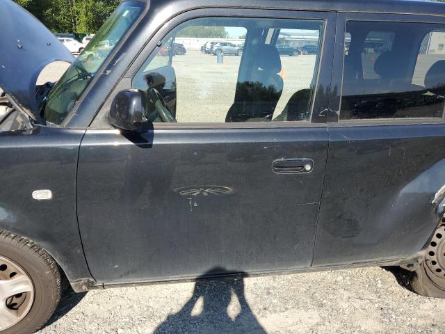 JTLKT324964055988 - 2006 TOYOTA SCION XB BLACK photo 7