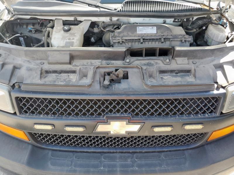 1GCWGAFP7K1236061 - 2019 CHEVROLET EXPRESS G2 白色 照片 11