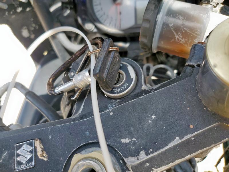 JS1GN7BA522108260 - 2002 SUZUKI GSX-R600 BLUE photo 8