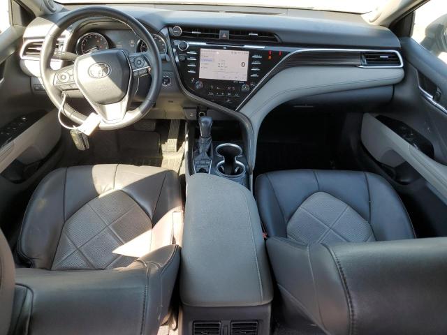 4T1B11HK0JU043499 - 2018 TOYOTA CAMRY L SILVER photo 8