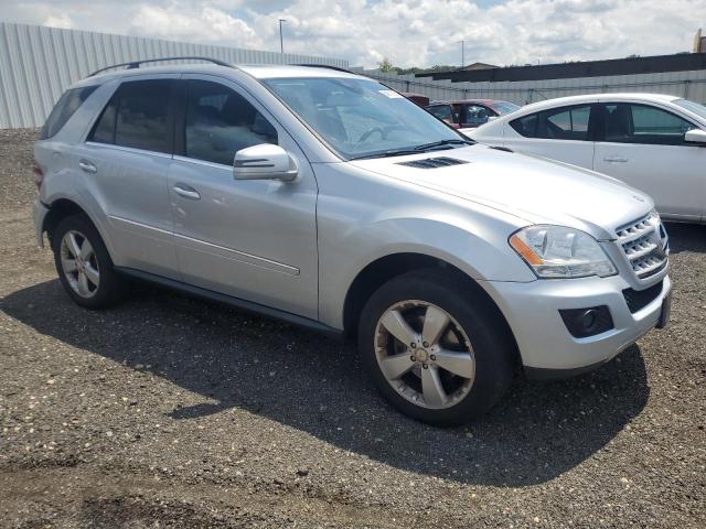 4JGBB8GB6BA723840 - 2011 MERCEDES-BENZ ML 350 4MATIC SILVER photo 4