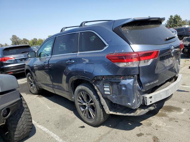 5TDBZRFH9HS435785 - 2017 TOYOTA HIGHLANDER LE BLUE photo 2