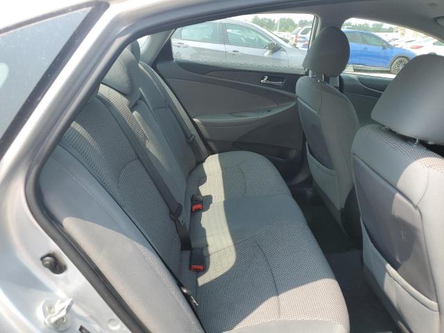 5NPEB4AC1DH532883 - 2013 HYUNDAI SONATA GLS SILVER photo 10