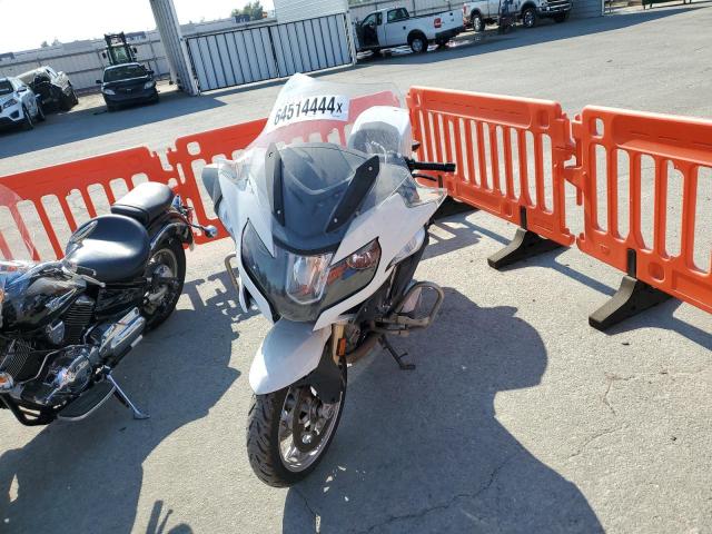 WB10A1300FZ192617 - 2015 BMW R1200 RT WHITE photo 2