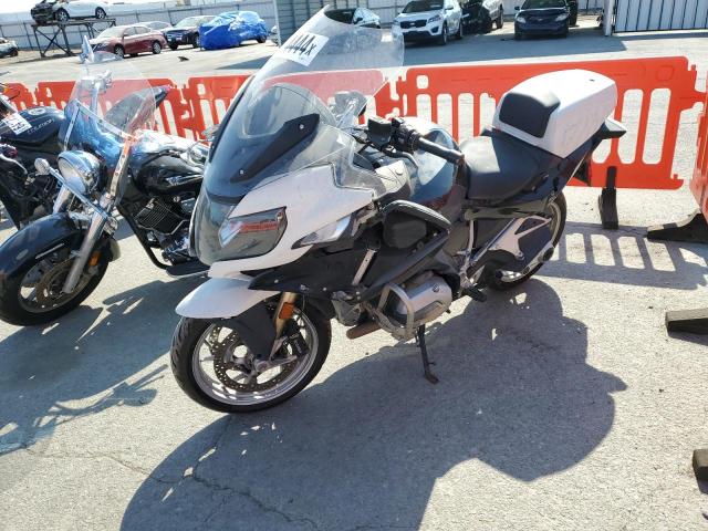 WB10A1300FZ192617 - 2015 BMW R1200 RT WHITE photo 3