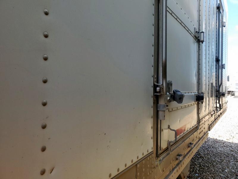 1UYVS248XDU630104 - 2013 UTILITY VS2RA WHITE photo 5