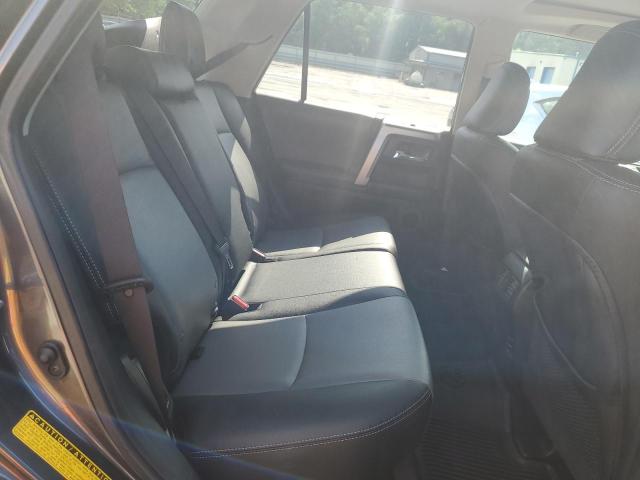 JTEBU5JR3J5603449 - 2018 TOYOTA 4RUNNER SR5/SR5 PREMIUM GRAY photo 11