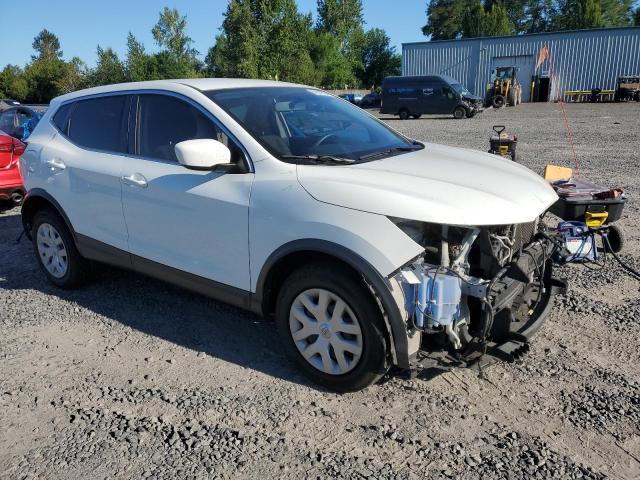 JN1BJ1CR6JW256411 - 2018 NISSAN ROGUE SPOR S WHITE photo 4