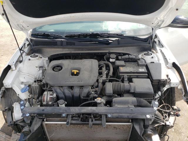 3KPF34AD3ME341318 - 2021 KIA FORTE GT LINE WHITE photo 11