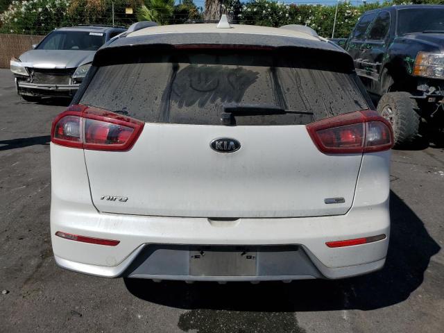 KNDCB3LC2J5128632 - 2018 KIA NIRO FE WHITE photo 6