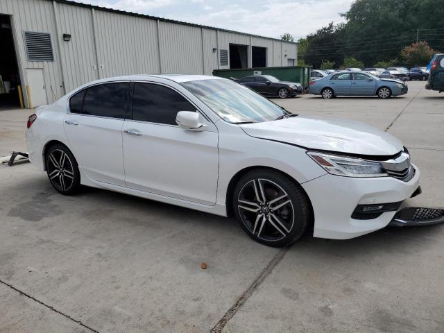 1HGCR3F95GA030269 - 2016 HONDA ACCORD TOURING WHITE photo 4