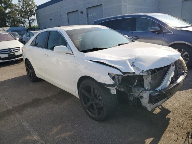 4T1BF3EK9BU769820 - 2011 TOYOTA CAMRY BASE WHITE photo 4