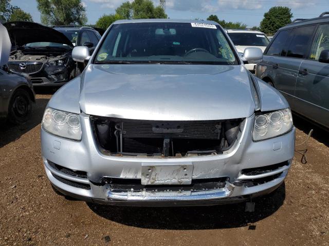 WVGCM77L24D064867 - 2004 VOLKSWAGEN TOUAREG 4.2 SILVER photo 5