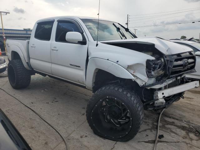 5TEJU62N88Z531334 - 2008 TOYOTA TACOMA DOUBLE CAB PRERUNNER WHITE photo 4