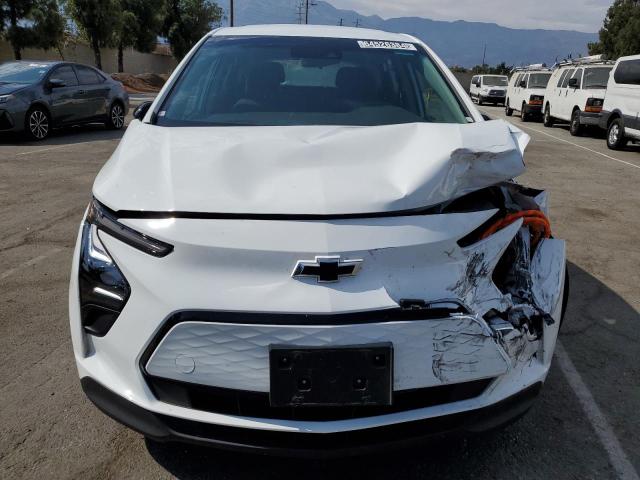 1G1FW6S09P4196105 - 2023 CHEVROLET BOLT EV 1LT WHITE photo 5