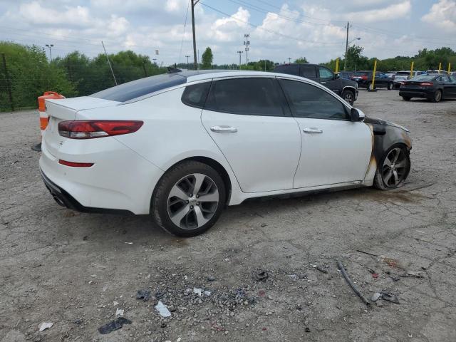 5XXGT4L38KG280223 - 2019 KIA OPTIMA LX WHITE photo 3