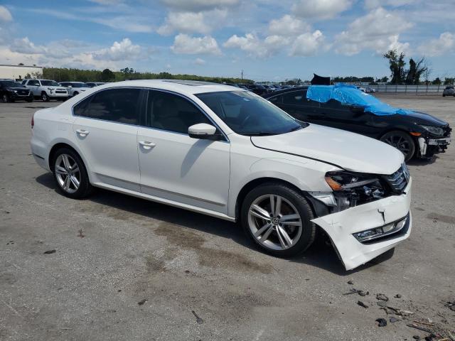 1VWCN7A38EC100379 - 2014 VOLKSWAGEN PASSAT SEL WHITE photo 4