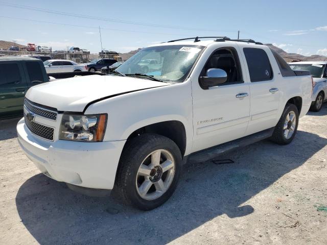 3GNEC12J28G134368 - 2008 CHEVROLET AVALANCHE C1500 WHITE photo 1