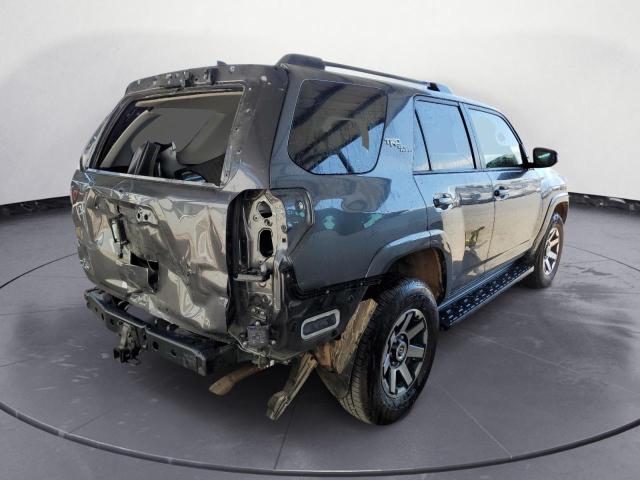 JTERU5JR4P6133241 - 2023 TOYOTA 4RUNNER SE GRAY photo 3