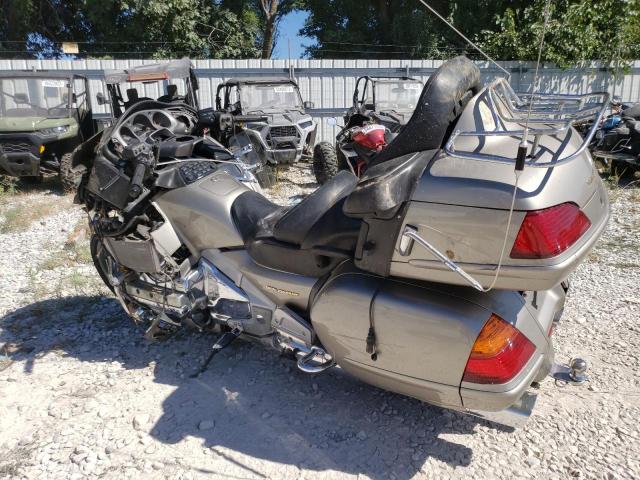 1HFSC47073A203694 - 2003 HONDA GL1800 GOLD photo 3