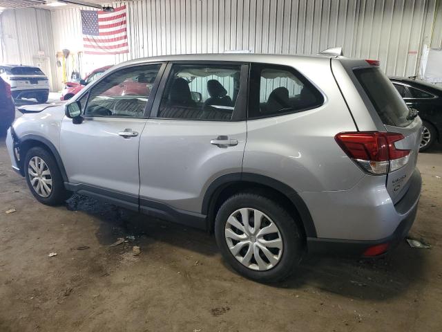 JF2SKAAC8KH443262 - 2019 SUBARU FORESTER SILVER photo 2