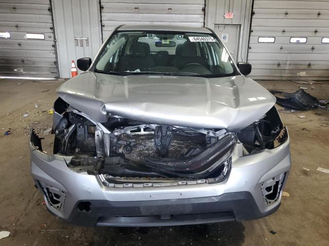 JF2SKAAC8KH443262 - 2019 SUBARU FORESTER SILVER photo 5