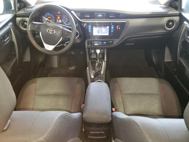 2T1BURHE0JC968091 - 2018 TOYOTA COROLLA L 银色 照片 8