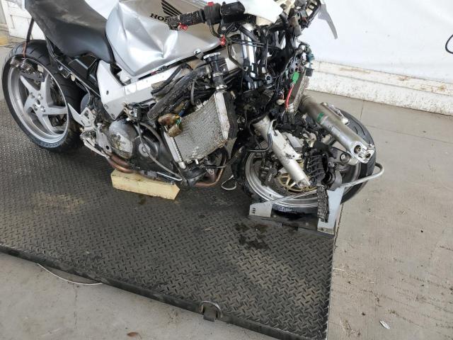 JH2RC46135M700446 - 2005 HONDA VFR800 GRAY photo 9