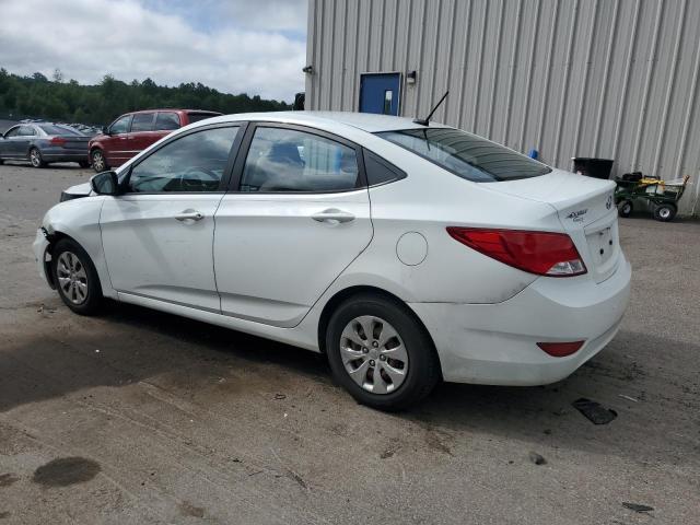 KMHCT4AE2GU943365 - 2016 HYUNDAI ACCENT SE WHITE photo 2