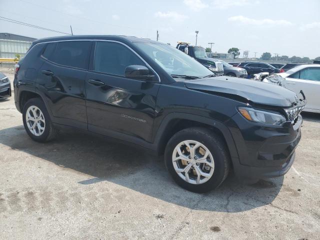 3C4NJDANXRT135703 - 2024 JEEP COMPASS SPORT Schwarz Foto 4