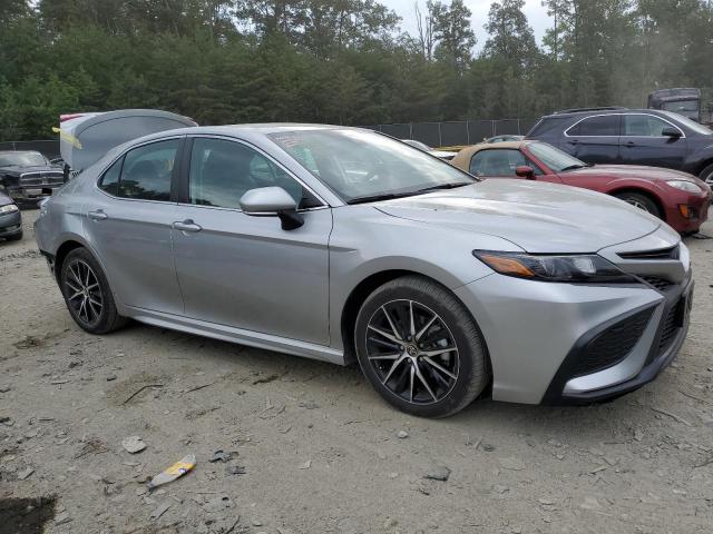 4T1G11AK4PU772288 - 2023 TOYOTA CAMRY SE NIGHT SHADE SILVER photo 4